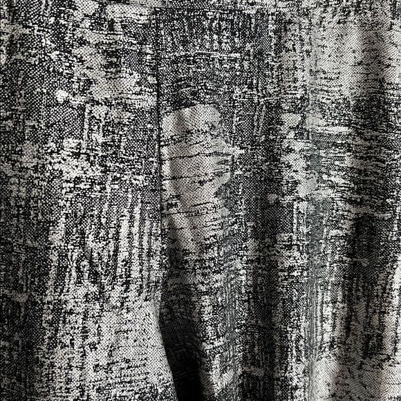 Torrid Size 4 Black & Silver Foil Knit Leggings - Picture 3 of 8